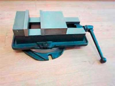 Тиски станочные поворотные qm16160l
